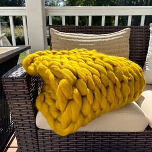 100% Merino Wool Chunky Cable Knit Hand Woven Throw Blanket